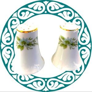 Creative Manor “Garlands of Glory” Salt & Pepper Shakers